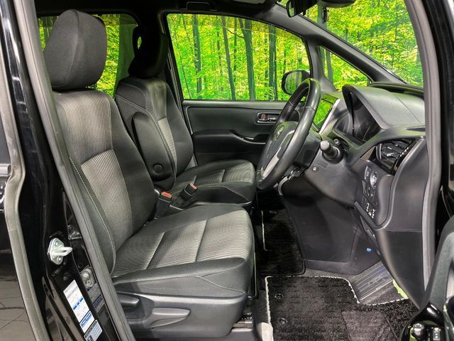 TOYOTA VOXY 4WD 2019 Image 31