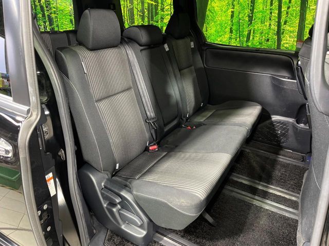 TOYOTA VOXY 4WD 2019 Image 31