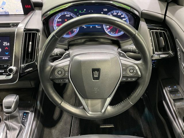 TOYOTA CROWN SEDAN HYBRID 2018 Image 31