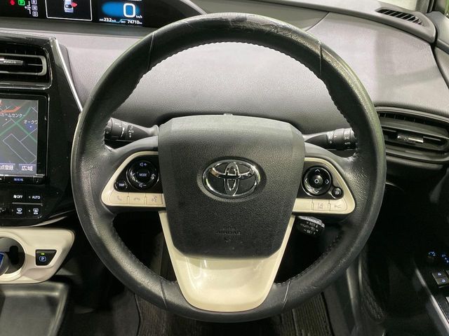 TOYOTA PRIUS 2016 Image 31