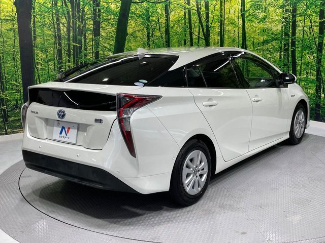 TOYOTA PRIUS 2016 Image 31