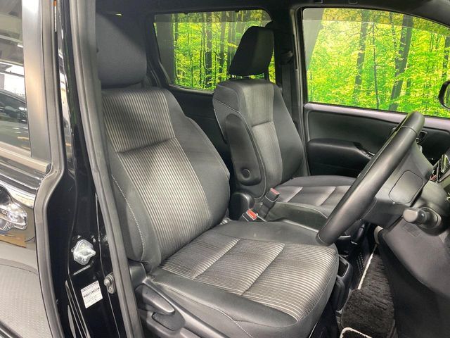 TOYOTA VOXY HYBRID 2019 Image 31