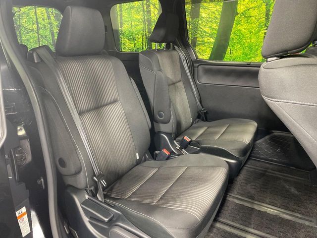 TOYOTA VOXY HYBRID 2019 Image 31