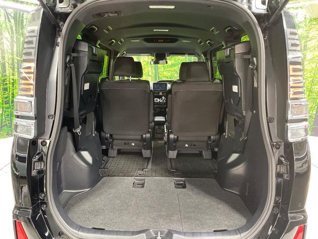 TOYOTA VOXY HYBRID 2019 Image 31