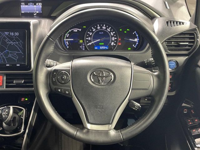 TOYOTA VOXY HYBRID 2019 Image 31