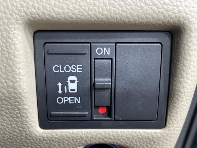 HONDA N BOX CUSTOM 2018 Image 31