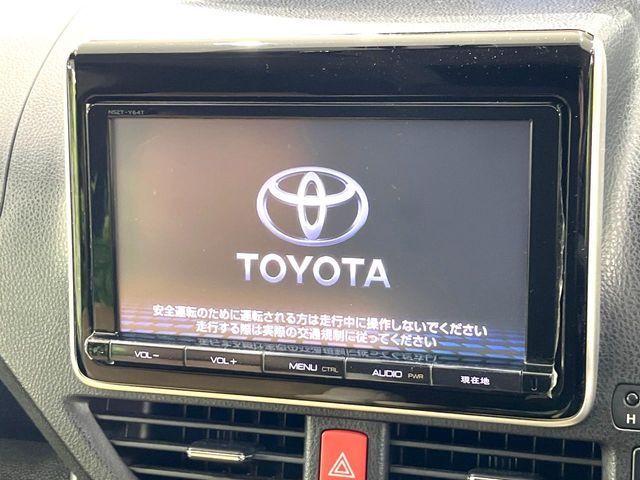 TOYOTA VOXY HYBRID 2015 Image 31