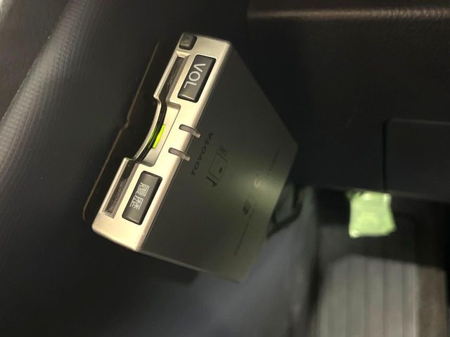 TOYOTA VOXY HYBRID 2015 Image 31