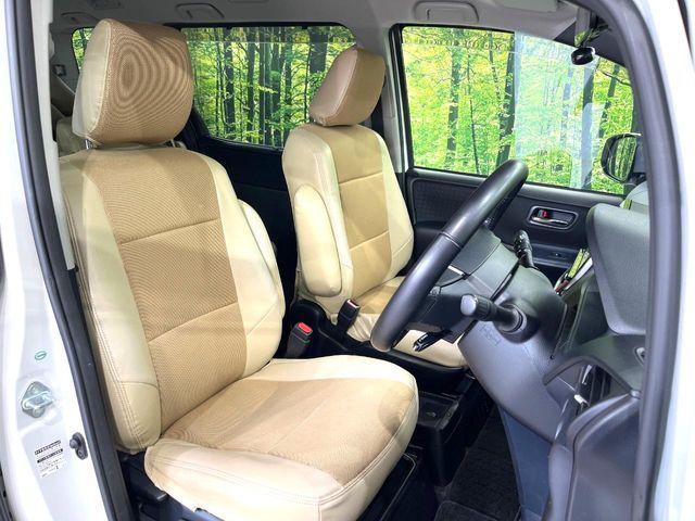 TOYOTA VOXY HYBRID 2015 Image 31