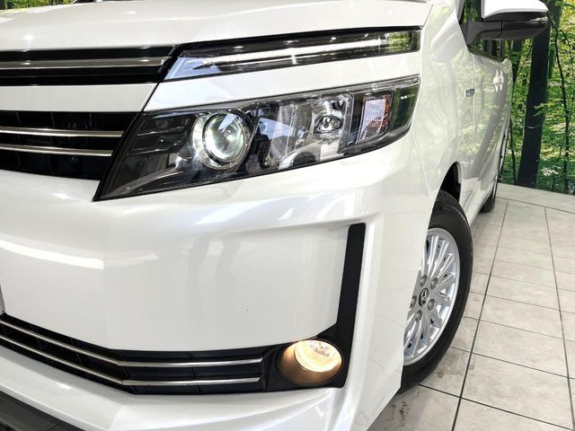 TOYOTA VOXY HYBRID 2015 Image 31