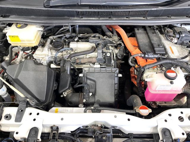 TOYOTA VOXY HYBRID 2015 Image 31