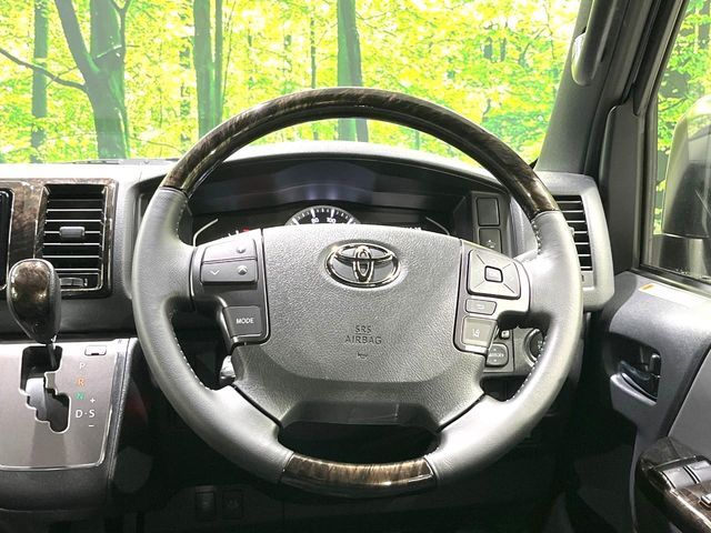 TOYOTA HIACE VAN 4WD 2025 Image 31