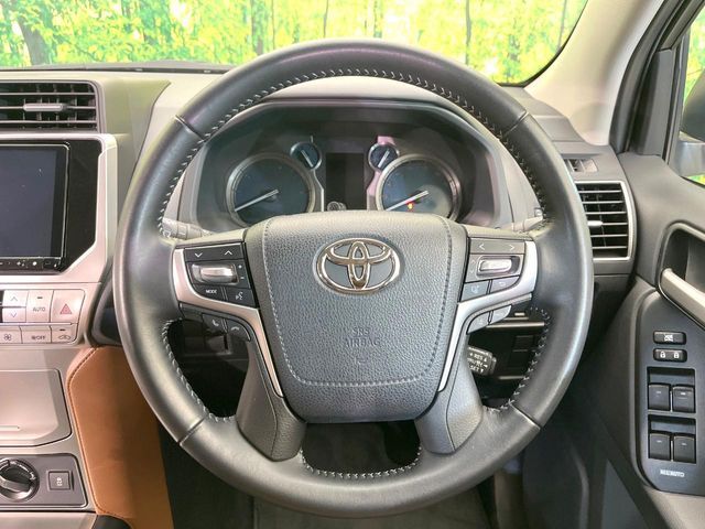 TOYOTA LANDCRUISER PRADO 2022 Image 31