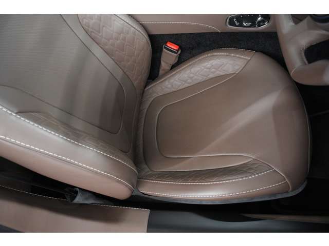 ASTON MARTIN ASTON MARTIN 2022 Image 31