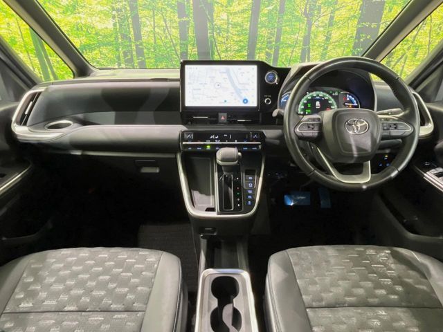 TOYOTA VOXY HYBRID 2022 Image 31