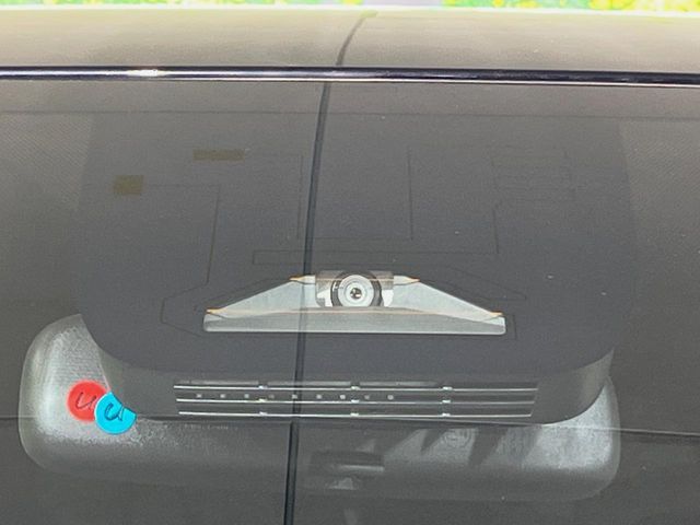 TOYOTA VOXY HYBRID 2022 Image 31