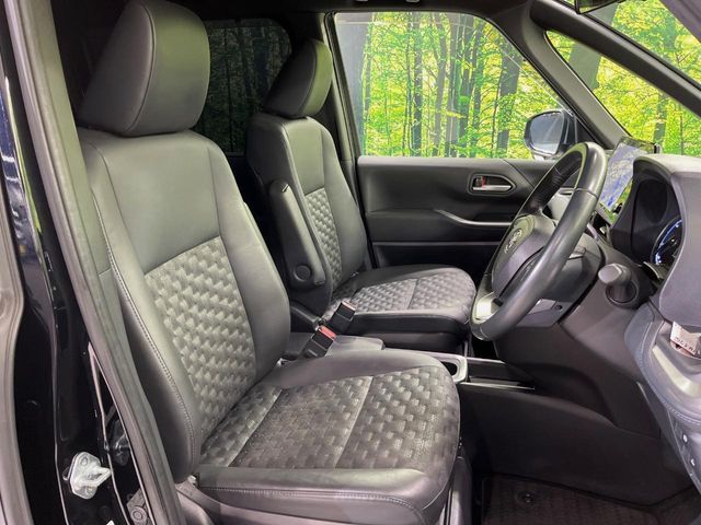 TOYOTA VOXY HYBRID 2022 Image 31