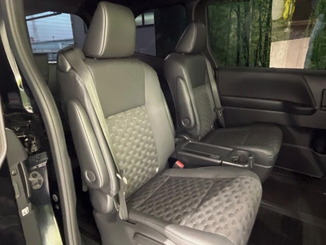 TOYOTA VOXY HYBRID 2022 Image 31