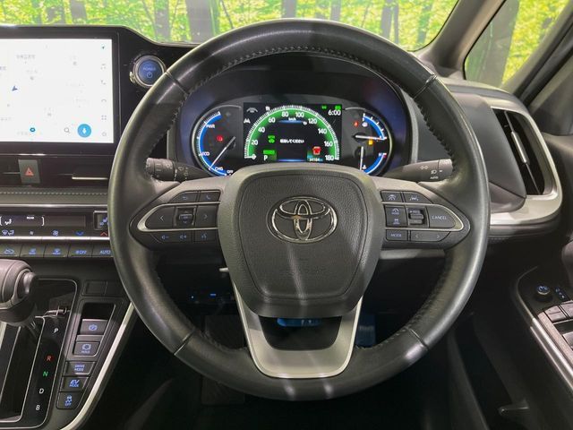TOYOTA VOXY HYBRID 2022 Image 31