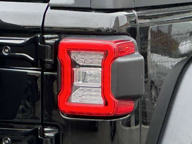 JEEP WRANGLER 2022 Image 31