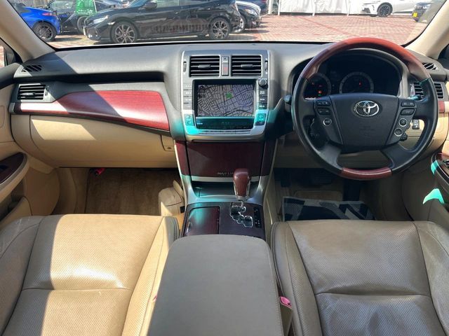 TOYOTA CROWN MAJESTA 2011 Image 31