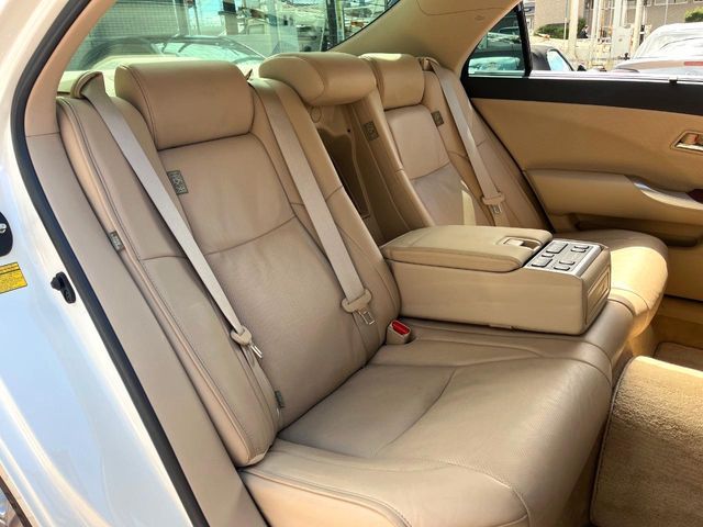 TOYOTA CROWN MAJESTA 2011 Image 31