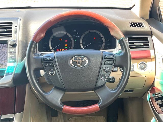 TOYOTA CROWN MAJESTA 2011 Image 31