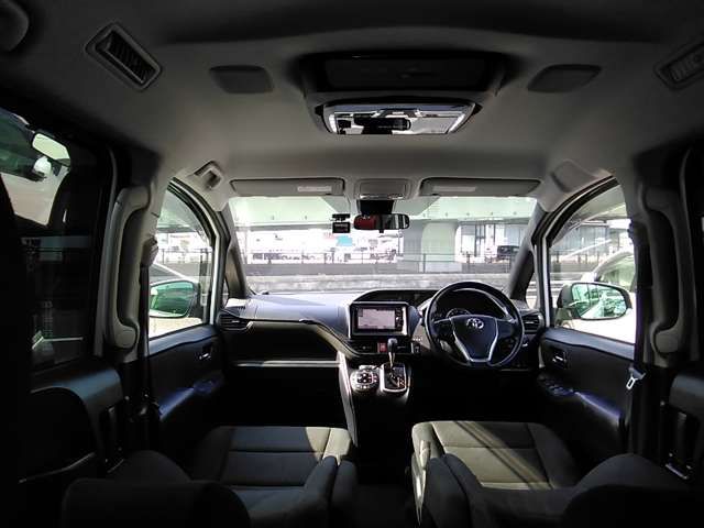 TOYOTA NOAH 2017 Image 31