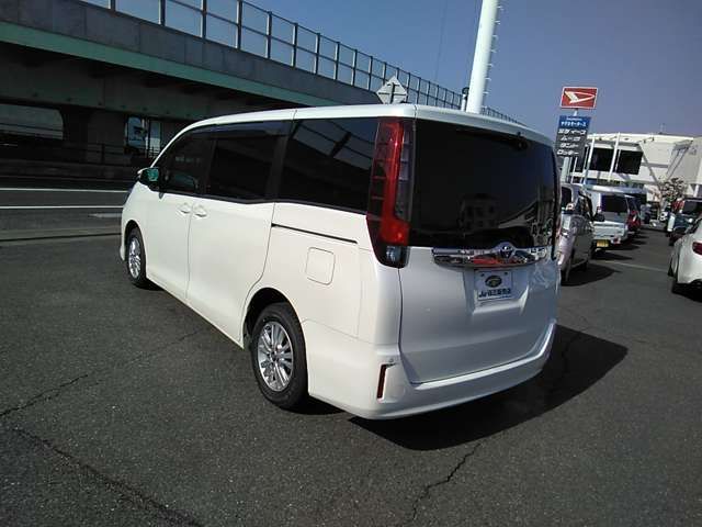 TOYOTA NOAH 2017 Image 31