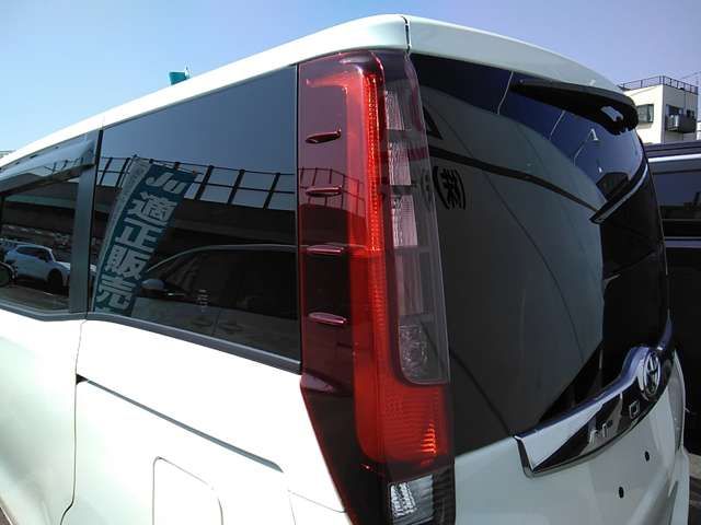 TOYOTA NOAH 2017 Image 31