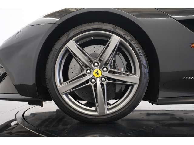 FERRARI F12 2013 Image 31