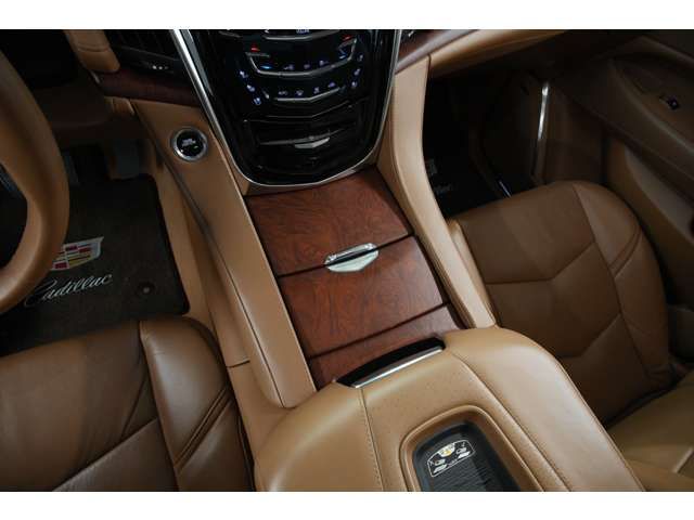 CADILLAC ESCALADE 2015 Image 31