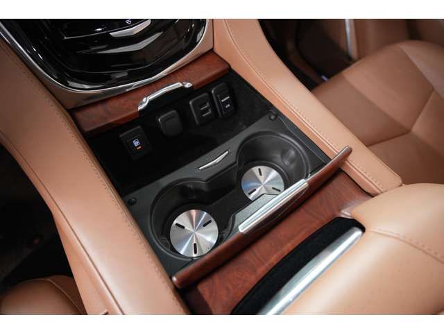 CADILLAC ESCALADE 2015 Image 31