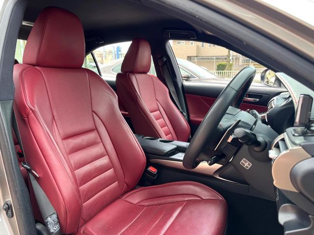 TOYOTA LEXUS IS300H 2015 Image 31