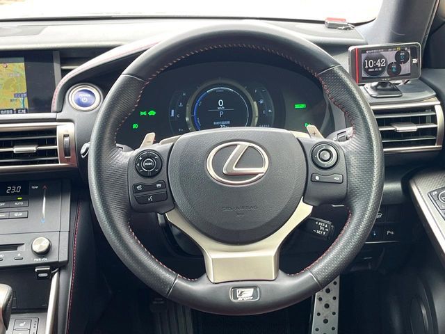 TOYOTA LEXUS IS300H 2015 Image 31