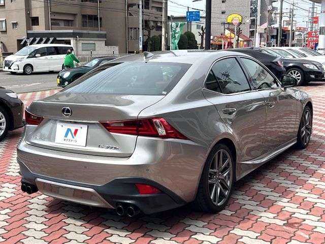 TOYOTA LEXUS IS300H 2015 Image 31