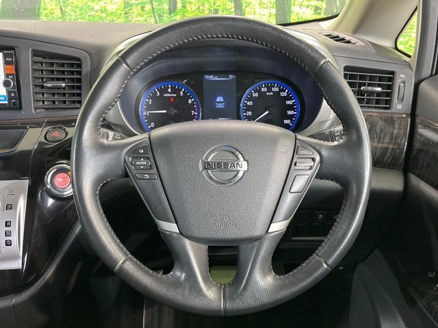 NISSAN ELGRAND 2015 Image 31