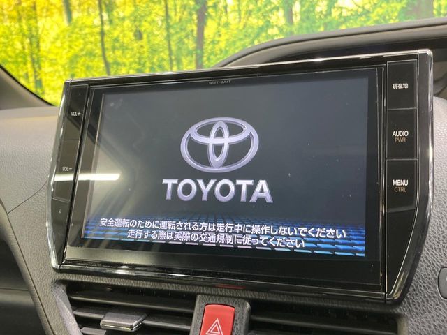 TOYOTA VOXY HYBRID 2016 Image 31
