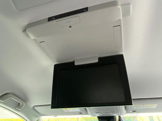 TOYOTA VOXY HYBRID 2016 Image 31