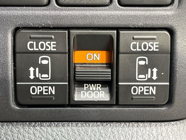 TOYOTA VOXY HYBRID 2016 Image 31