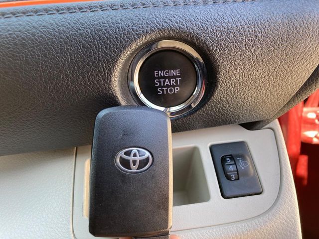 TOYOTA SIENTA 2015 Image 31