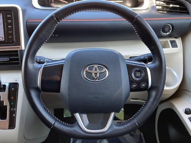 TOYOTA SIENTA 2015 Image 31