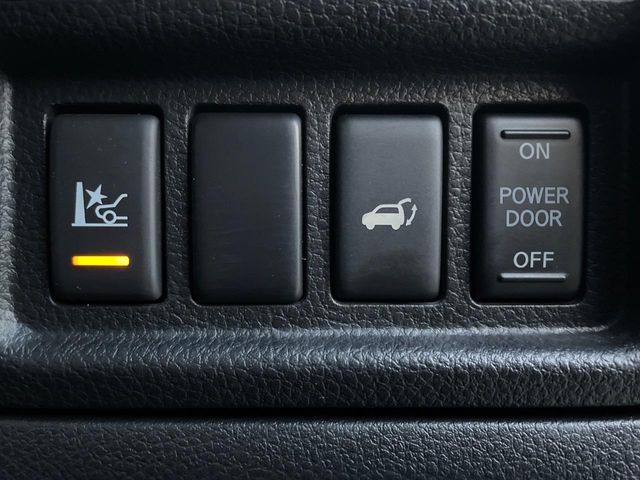 NISSAN ELGRAND 2014 Image 31