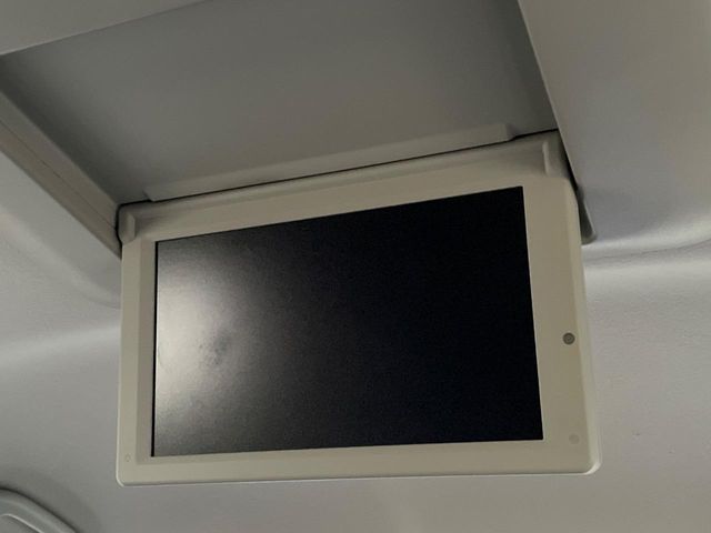 NISSAN ELGRAND 2014 Image 31