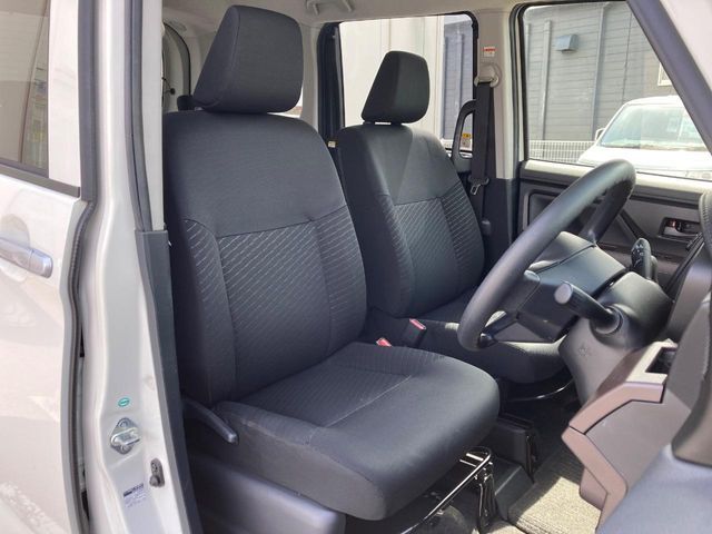 TOYOTA ROOMY 2018 Image 31