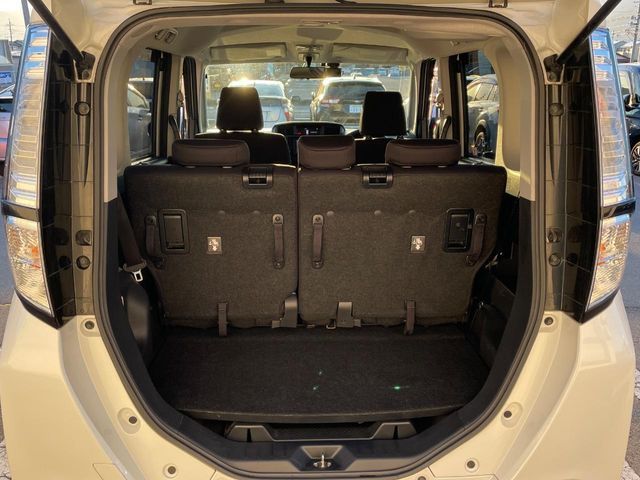 TOYOTA TANK 4WD 2017 Image 31