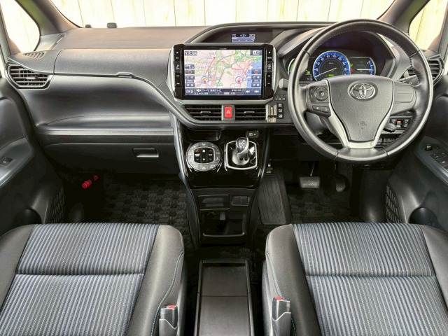 TOYOTA VOXY HYBRID 2016 Image 31