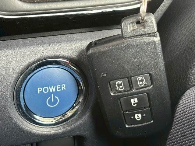 TOYOTA VOXY HYBRID 2016 Image 31