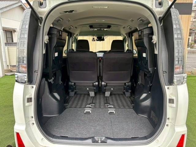 TOYOTA VOXY HYBRID 2016 Image 31