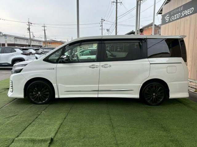 TOYOTA VOXY HYBRID 2016 Image 31